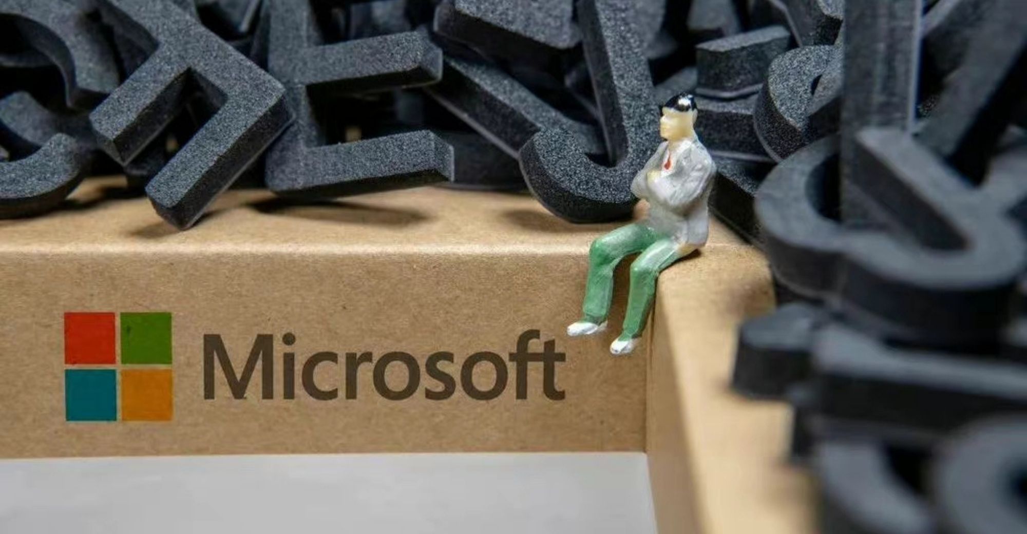 Microsoft Responds to Closing All Offline Authorized Stores: Integrating Channels