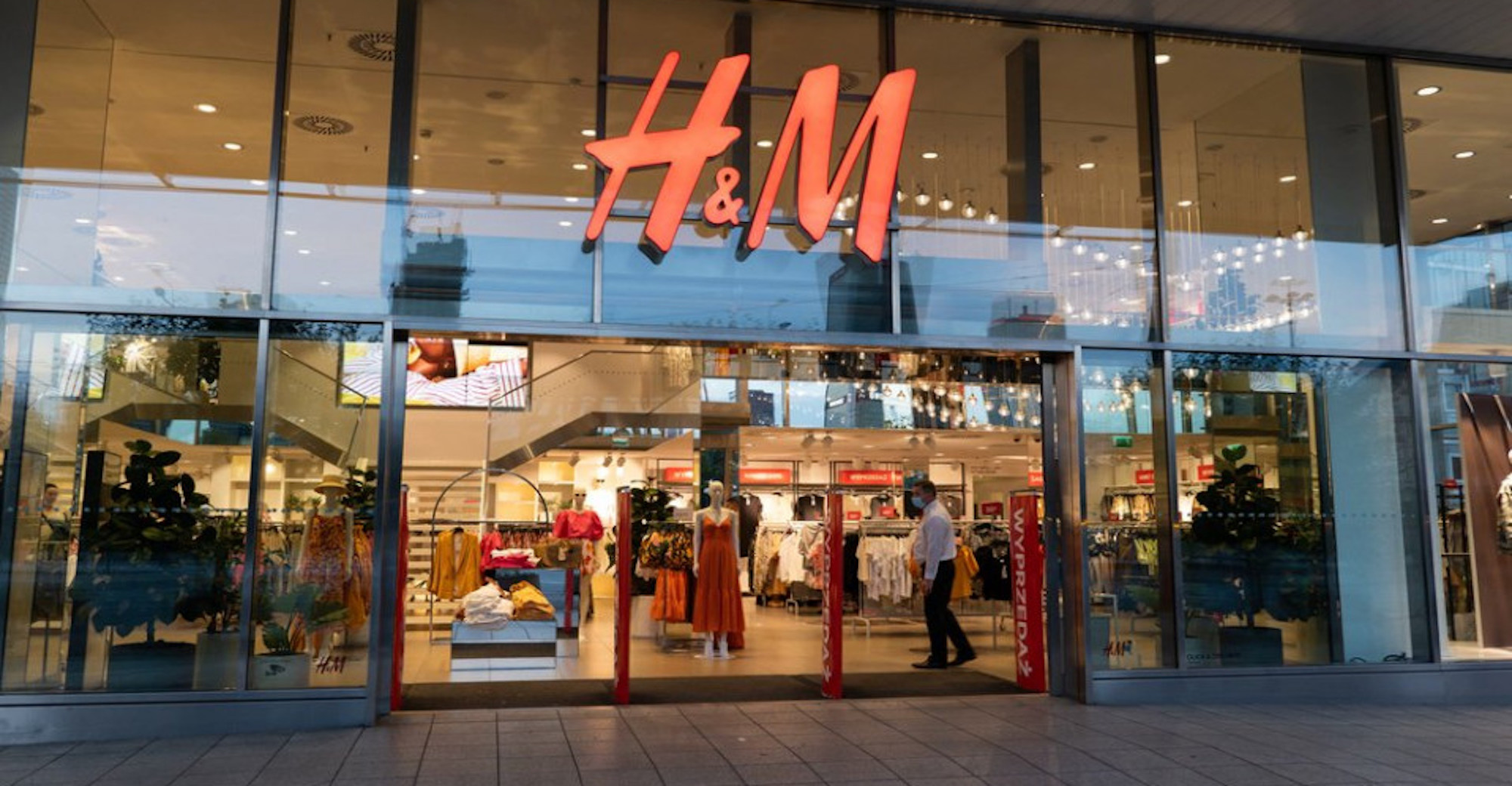 H&M Makes Strategic Move onto Pinduoduo and Prepares to Venture into Douyin