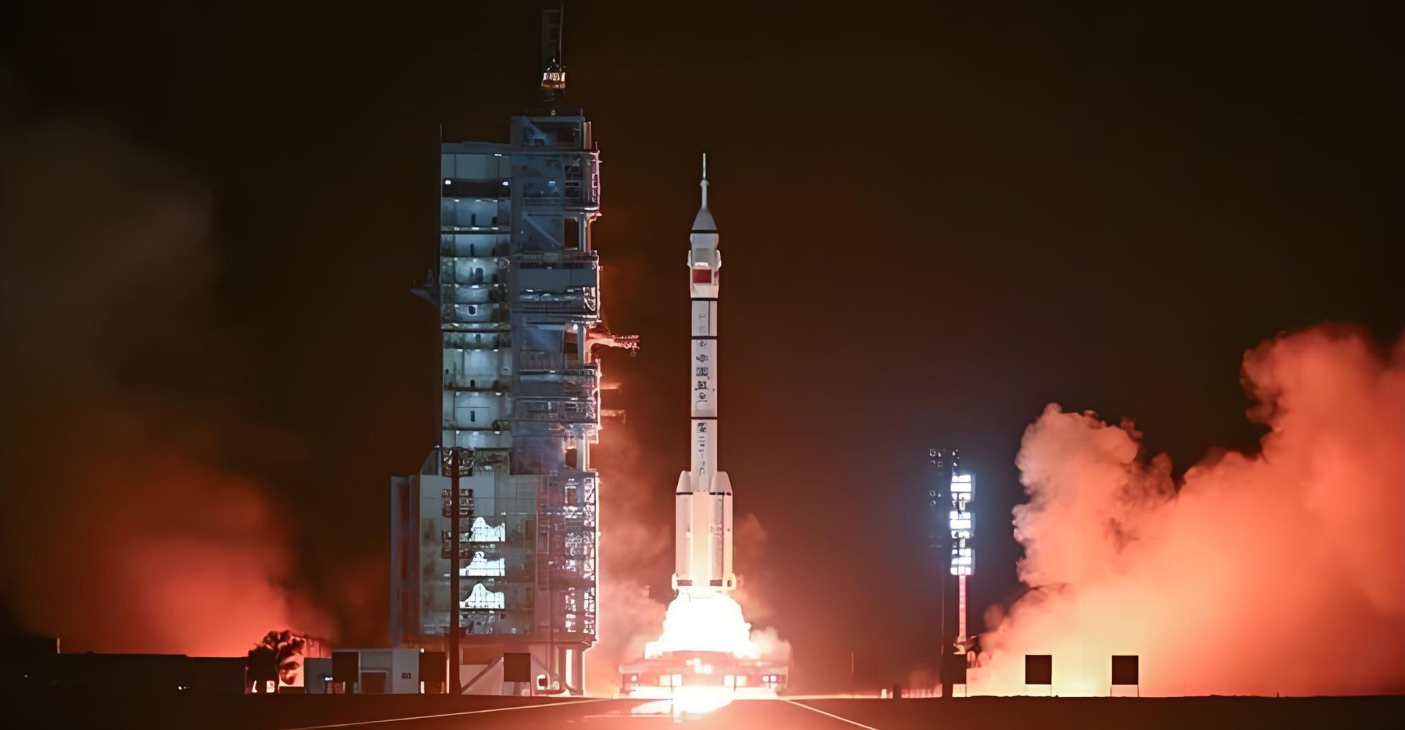 Shenzhou 18 Manned Spacecraft Was Successfully Launched